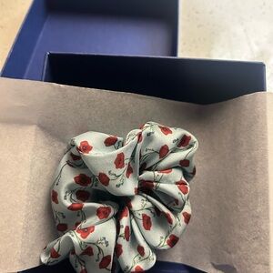 Sarah Flint Floral Poppy Scrunchie - Light Green with Red Flowers